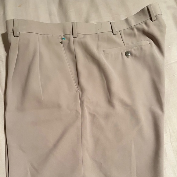Allan Flusser Golf Shorts - Picture 2 of 4